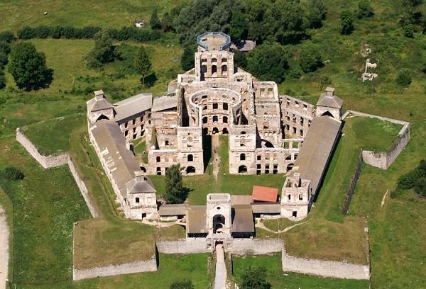 Krzyztopor Castle in Ujazd / Zamek Krzytopr w miejscowoci Ujazd 