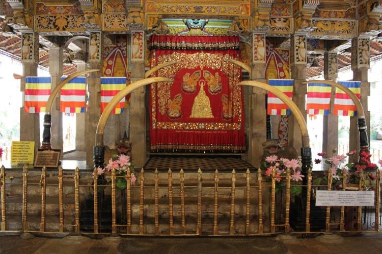 Temple of the Sacred Tooth Relic / Temple of the Sri Dalada Maligawa